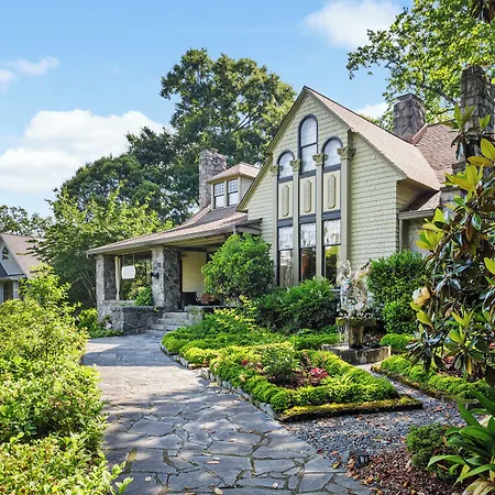 Stonehurst Place Bed & Breakfast-2